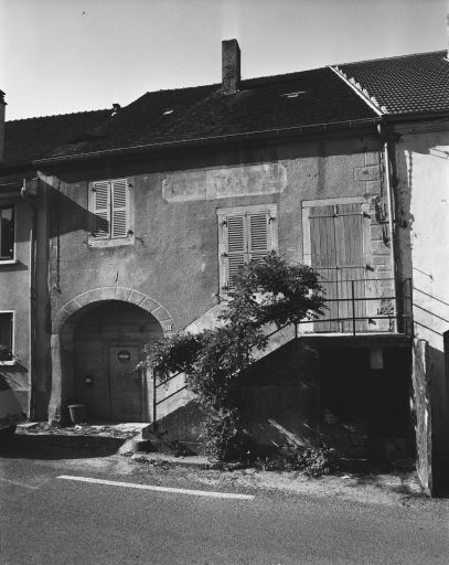 Façade antérieure. © Dominique Dominguez / Région Bourgogne-Franche-Comté, Inventaire du patrimoine - 1980