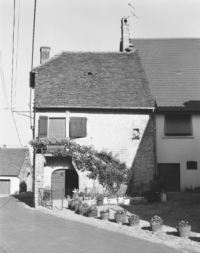 Façade antérieure. © Dominique Dominguez / Région Bourgogne-Franche-Comté, Inventaire du patrimoine - 1980