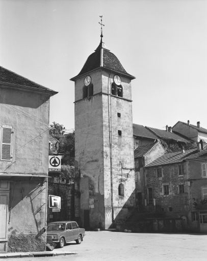Vue générale de la tour-clocher. © Dominique Dominguez / Région Bourgogne-Franche-Comté, Inventaire du patrimoine - 1980