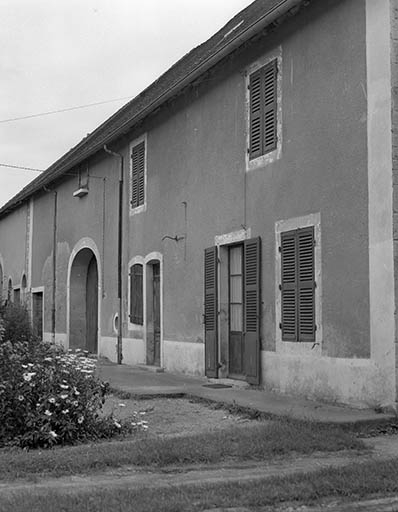 Façade antérieure. © Dominique Dominguez / Région Bourgogne-Franche-Comté, Inventaire du patrimoine - 1980