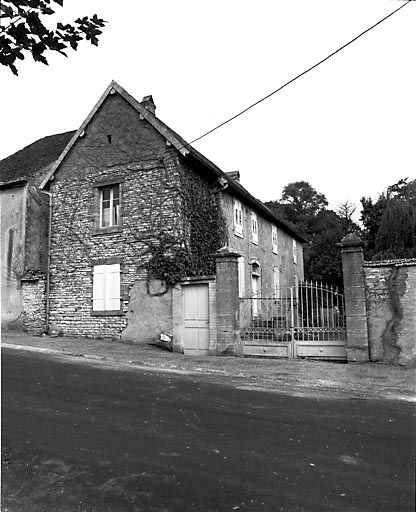 Vue de l'habitation. © Dominique Dominguez / Région Bourgogne-Franche-Comté, Inventaire du patrimoine - 1980