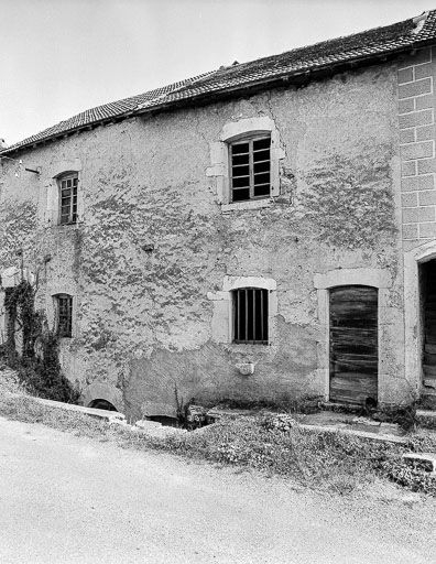 Vue d'une façade. © Dominique Dominguez / Région Bourgogne-Franche-Comté, Inventaire du patrimoine - 1980