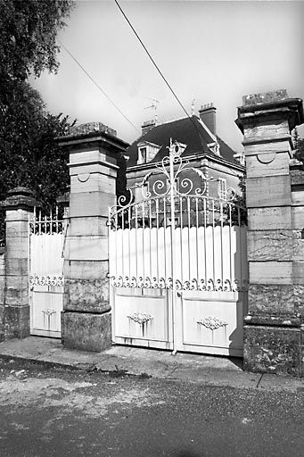 Vue d'ensemble. © Dominique Dominguez / Région Bourgogne-Franche-Comté, Inventaire du patrimoine - 1980