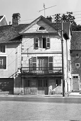 Vue d'ensemble. © Dominique Dominguez / Région Bourgogne-Franche-Comté, Inventaire du patrimoine - 1980 Vue d'ensemble. © Dominique Dominguez / Région Bourgogne-Franche-Comté, Inventaire du patrimoine - 1980