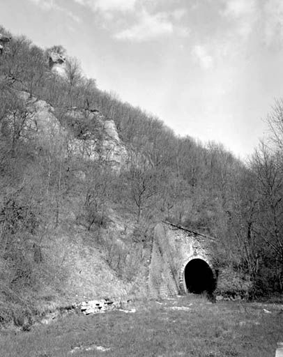 Bonnevaux-le-Prieuré : le tunnel. © Yves Sancey / Région Bourgogne-Franche-Comté, Inventaire du patrimoine - 1981