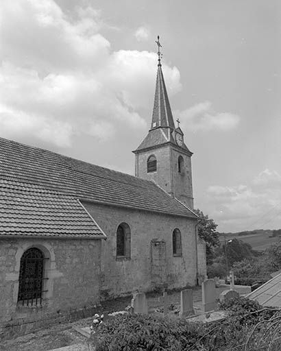 Face latérale gauche vue de trois quarts gauche. © Yves Sancey / Région Bourgogne-Franche-Comté, Inventaire du patrimoine - 1981 Face latérale gauche vue de trois quarts gauche. © Yves Sancey / Région Bourgogne-Franche-Comté, Inventaire du patrimoine - 1981