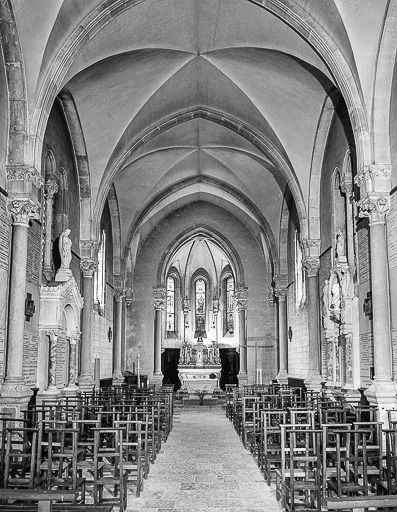 Nef vue depuis l'entrée. © Yves Sancey / Région Bourgogne-Franche-Comté, Inventaire du patrimoine - 1981