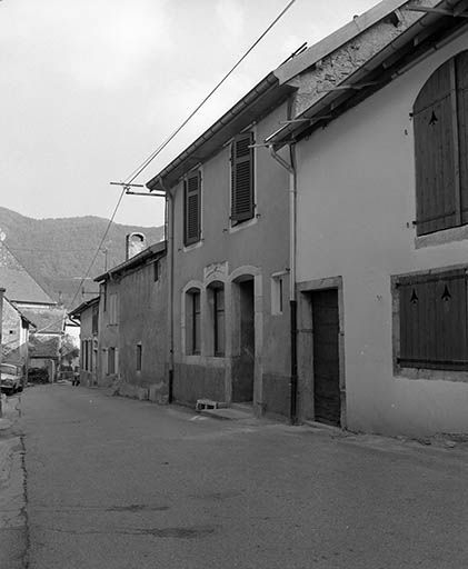 Maisons situées  rue Robert Dame. © Yves Sancey / Région Bourgogne-Franche-Comté, Inventaire du patrimoine - 1981