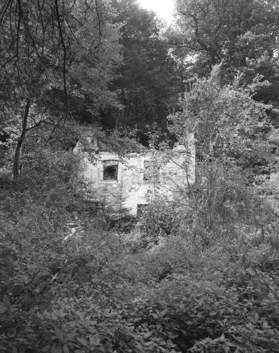 Vestiges de l'école en 1981. © Yves Sancey / Région Bourgogne-Franche-Comté, Inventaire du patrimoine - 1981