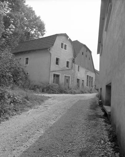 Logement ouvrier et magasin industriel en 1981. © Yves Sancey / Région Bourgogne-Franche-Comté, Inventaire du patrimoine - 1981