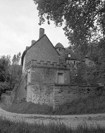 Aile gauche, vue depuis l'est © Yves Sancey / Région Bourgogne-Franche-Comté, Inventaire du patrimoine - 1981