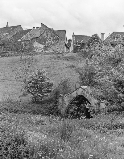 Vue de situation en 1981. © Yves Sancey / Région Bourgogne-Franche-Comté, Inventaire du patrimoine - 1981