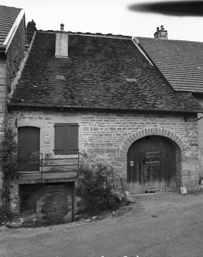 Façade antérieure. © Yves Sancey / Région Bourgogne-Franche-Comté, Inventaire du patrimoine - 1981