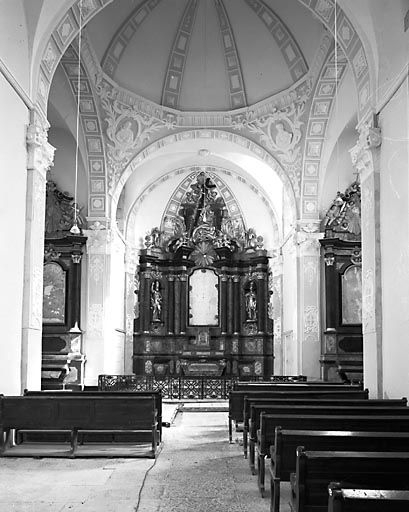 Vue du transept et du choeur depuis la nef. © Yves Sancey / Région Bourgogne-Franche-Comté, Inventaire du patrimoine - 1981