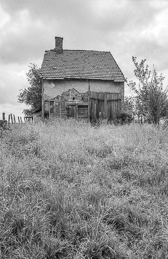 Vue de face. © Bernard Lardière / Région Bourgogne-Franche-Comté, Inventaire du patrimoine - 1981