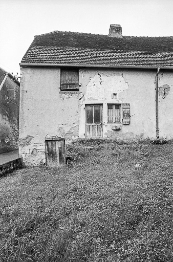 Façade antérieure : partie habitation. © Bernard Lardière / Région Bourgogne-Franche-Comté, Inventaire du patrimoine - 1981
