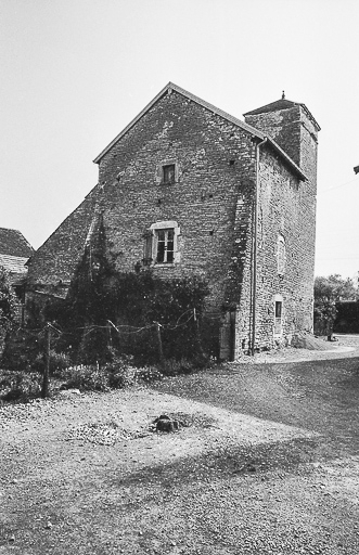 Façade postérieure. © Bernard Lardière / Région Bourgogne-Franche-Comté, Inventaire du patrimoine - 1981
