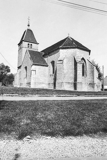 Façades latérale droite et postérieure. © Bernard Lardière / Région Bourgogne-Franche-Comté, Inventaire du patrimoine - 1981