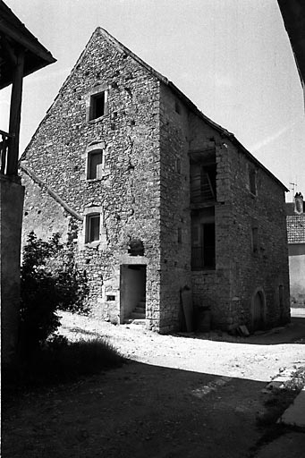 Façade postérieure. © Bernard Lardière / Région Bourgogne-Franche-Comté, Inventaire du patrimoine - 1981
