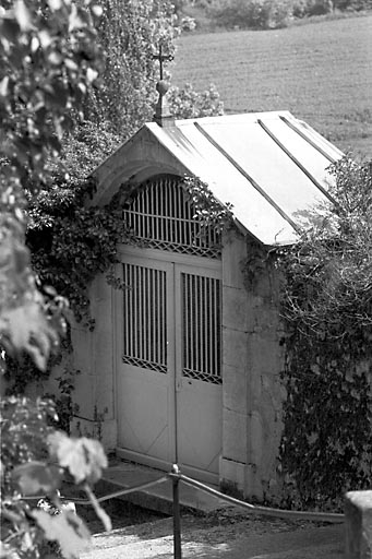 Façade antérieure. © Bernard Lardière / Région Bourgogne-Franche-Comté, Inventaire du patrimoine - 1981