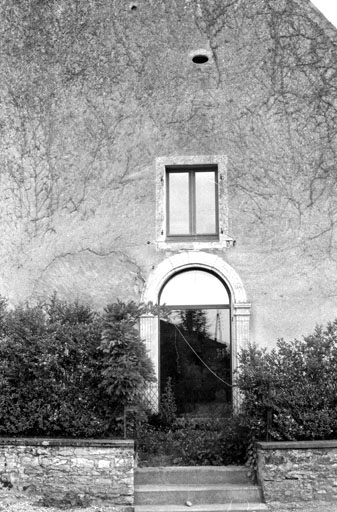 Porte d'entrée. © Bernard Lardière / Région Bourgogne-Franche-Comté, Inventaire du patrimoine - 1981