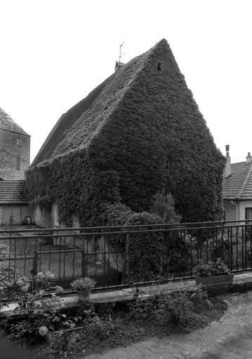Vue d'ensemble de l'ancienne chapelle. © Bernard Lardière / Région Bourgogne-Franche-Comté, Inventaire du patrimoine - 1981