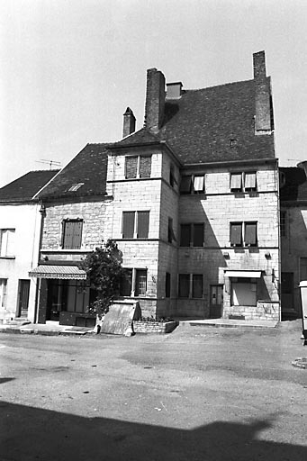 Façade antérieure. © Bernard Lardière / Région Bourgogne-Franche-Comté, Inventaire du patrimoine - 1981