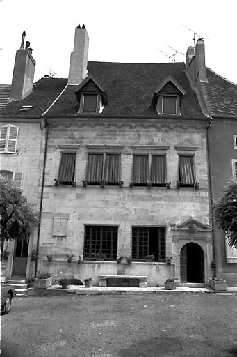Façade antérieure. © Bernard Lardière / Région Bourgogne-Franche-Comté, Inventaire du patrimoine - 1981