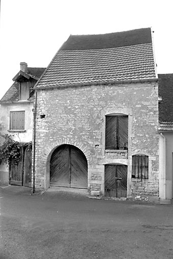 Façade rue des Fossés. © Bernard Lardière / Région Bourgogne-Franche-Comté, Inventaire du patrimoine - 1981