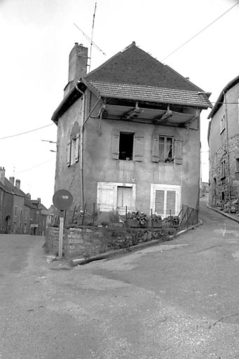Façade antérieure. © Bernard Lardière / Région Bourgogne-Franche-Comté, Inventaire du patrimoine - 1981