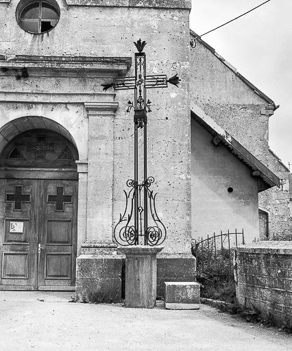 Croix de cimetière. © Yves Sancey / Région Bourgogne-Franche-Comté, Inventaire du patrimoine - 1982