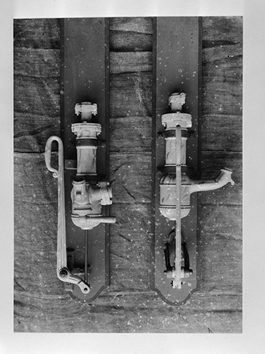 Autre exemple de production, parallèlement à celle des clous, la fabrication de pompes à bras, avant 1935. © D.  Dominguez (reproduction) / Région Bourgogne-Franche-Comté, Inventaire du patrimoine - 1982 Autre exemple de production, parallèlement à celle des clous, la fabrication de pompes à bras, avant 1935. © D.  Dominguez (reproduction) / Région Bourgogne-Franche-Comté, Inventaire du patrimoine - 1982