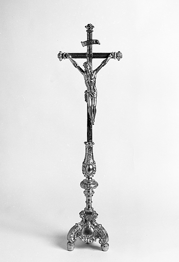 Vue de la croix d'autel. © Yves Sancey / Région Bourgogne-Franche-Comté, Inventaire du patrimoine - 1982