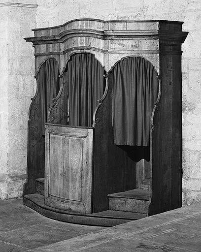 Vue d'un confessionnal. © Yves Sancey / Région Bourgogne-Franche-Comté, Inventaire du patrimoine - 1982