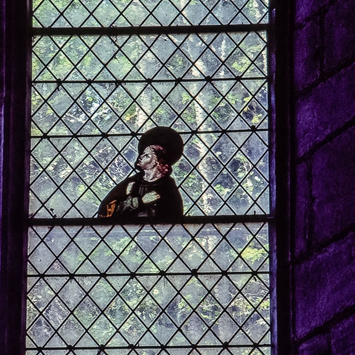 Détail du Calvaire : buste de saint Jean (lancette droite). © Jean-Luc Ligier / Région Bourgogne-Franche-Comté, Inventaire du patrimoine - 1982