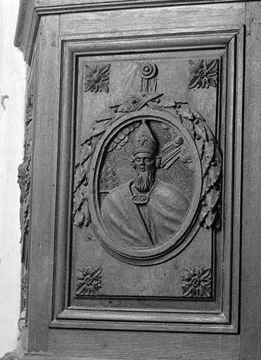 Détail panneaux de la cuve : saint Ambroise. © Yves Sancey / Région Bourgogne-Franche-Comté, Inventaire du patrimoine - 1982