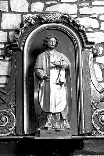 Vue de face du prêtre. © Yves Sancey / Région Bourgogne-Franche-Comté, Inventaire du patrimoine - 1982