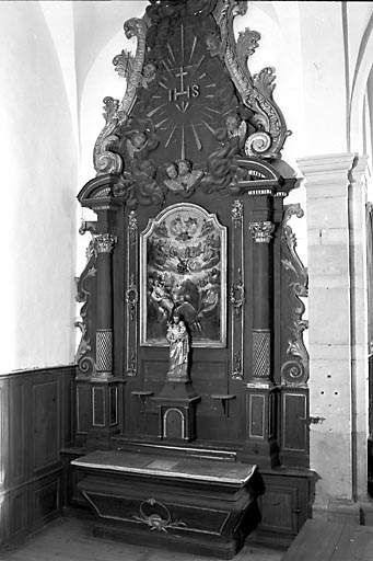 Vue d'ensemble de l'autel-retable latéral gauche. © Yves Sancey / Région Bourgogne-Franche-Comté, Inventaire du patrimoine - 1982