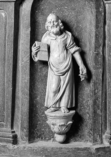 Détail de la cuve : statuette de Saint Pierre. © Yves Sancey / Région Bourgogne-Franche-Comté, Inventaire du patrimoine - 1982