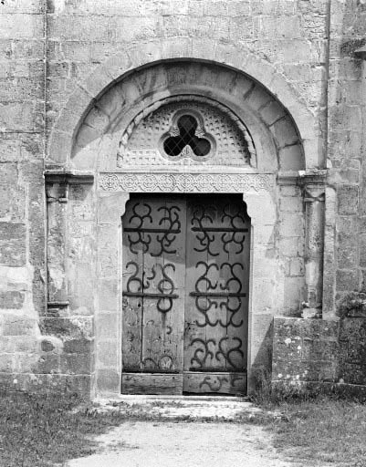 Le portail. © Yves Sancey / Région Bourgogne-Franche-Comté, Inventaire du patrimoine - 1982