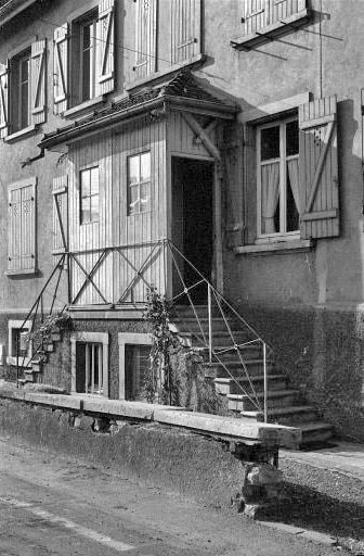 Détail de l'élévation antérieure. © Bernard Lardière / Région Bourgogne-Franche-Comté, Inventaire du patrimoine - 1983