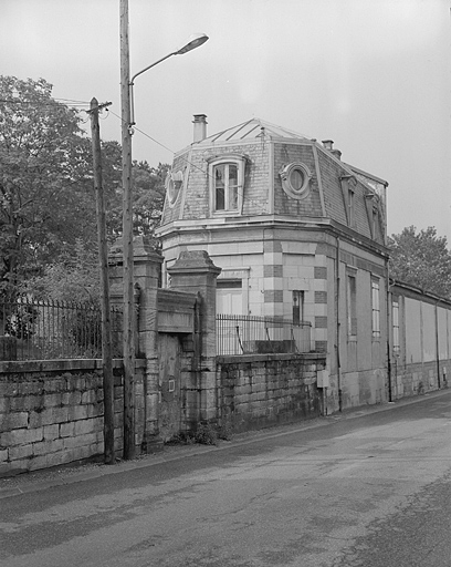 Logement ouest depuis la rue. © Yves Sancey / Région Bourgogne-Franche-Comté, Inventaire du patrimoine - 1983