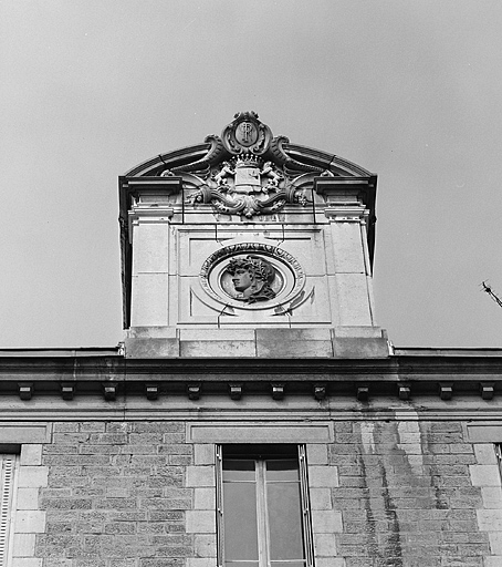 Détail de la façade antérieure. © Yves Sancey / Région Bourgogne-Franche-Comté, Inventaire du patrimoine, 1983 - 1983