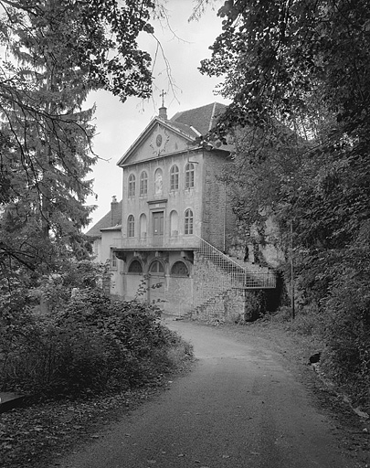 Façade antérieure du bâtiment B. © Yves Sancey / Région Bourgogne-Franche-Comté, Inventaire du patrimoine - 1983