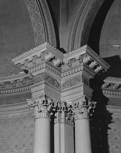 Chapelle II, détail de l'entablement du choeur. © Yves Sancey / Région Bourgogne-Franche-Comté, Inventaire du patrimoine - 1983