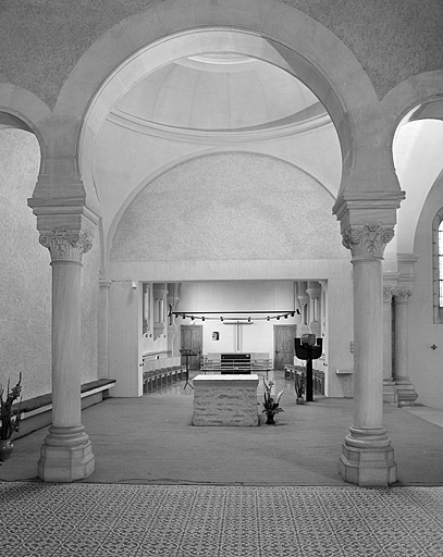 Eglise : vue du choeur depuis la chapelle nord. © Yves Sancey / Région Bourgogne-Franche-Comté, Inventaire du patrimoine - 1983 Eglise : vue du choeur depuis la chapelle nord. © Yves Sancey / Région Bourgogne-Franche-Comté, Inventaire du patrimoine - 1983