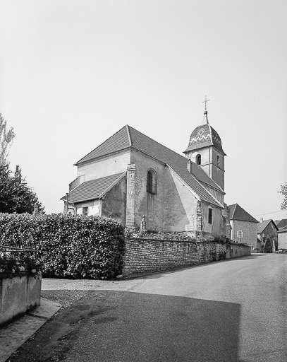 Extérieur : façades postérieure et latérale gauche. © Bernard Lardière / Région Bourgogne-Franche-Comté, Inventaire du patrimoine - 1983