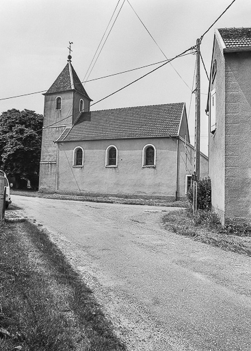 Façade latérale droite. © Yves Sancey / Région Bourgogne-Franche-Comté, Inventaire du patrimoine - 1983