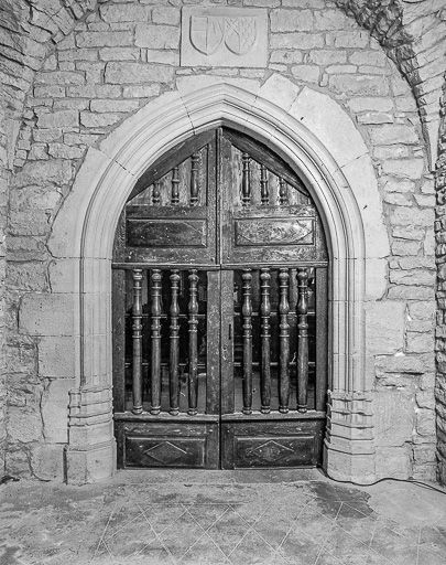 Vestibule : portail d'entrée de la nef. © Yves Sancey / Région Bourgogne-Franche-Comté, Inventaire du patrimoine - 1984