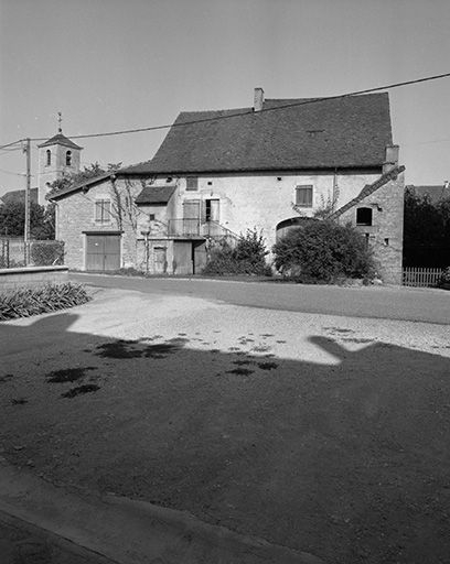 Façade antérieure. © Yves Sancey / Région Bourgogne-Franche-Comté, Inventaire du patrimoine - 1984